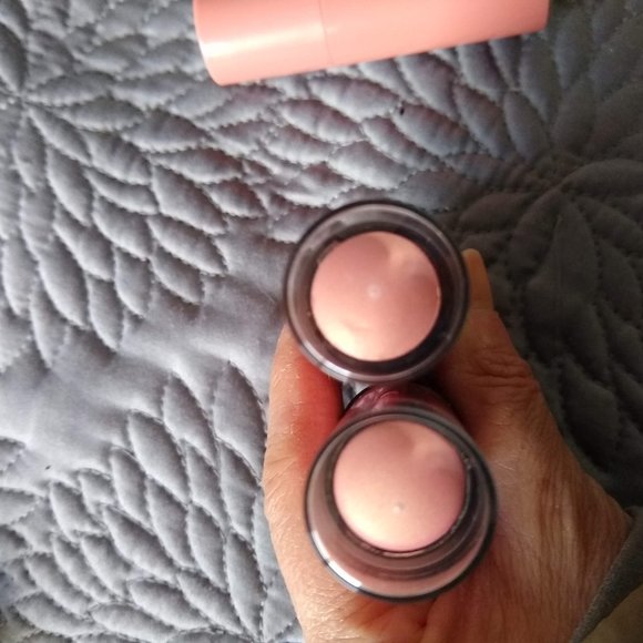 3/$25 bundle of 3 blush sticks Revlon and Joe Fresh - Picture 3 of 4